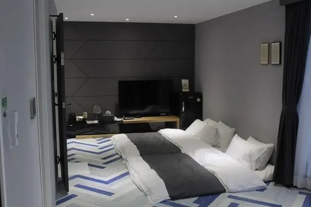 Premium Traditional Room, Partial Ocean View