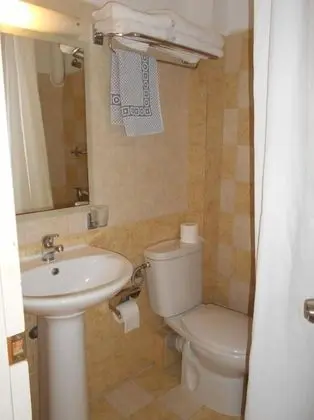 Tek Büyük veya İki Ayrı Yataklı Oda, Balkon, Şehir Manzaralı
