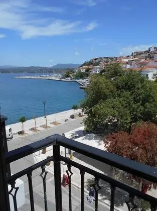 Tek Büyük veya İki Ayrı Yataklı Oda, Deniz Manzaralı