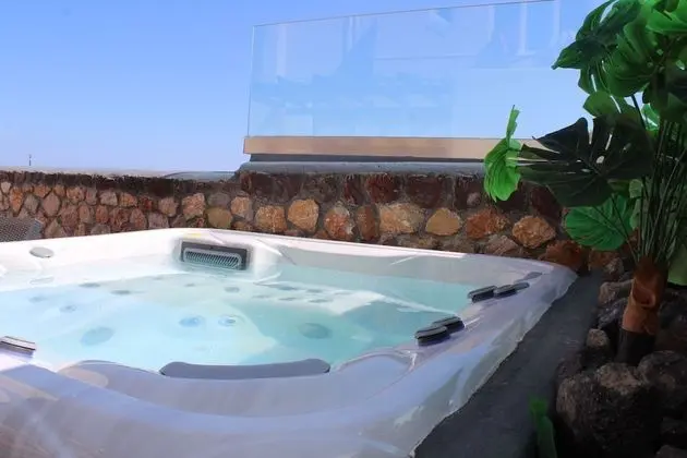 Junior Süit (Outdoor Hot Tub)