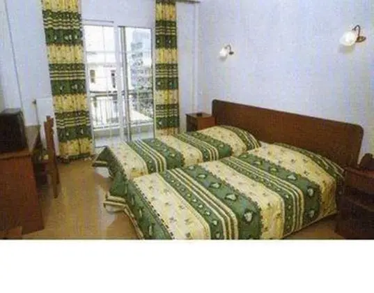 1 Çift Kişilik Veya 2 Tek Kişilik Yatak Standard