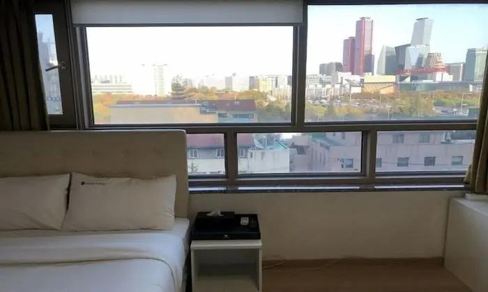 Deluxe Tek Büyük Yataklı Oda