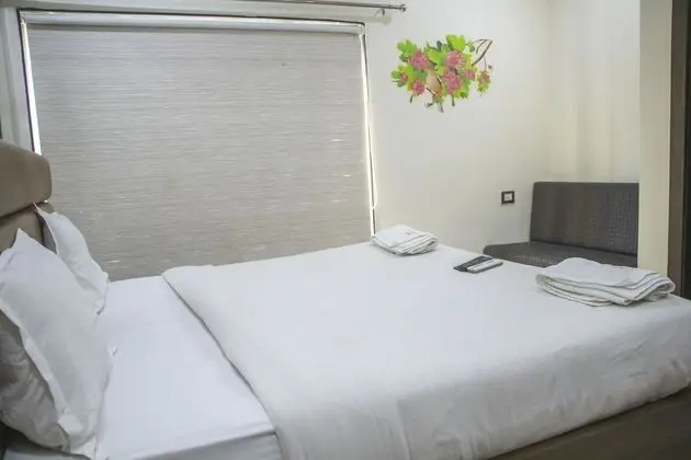Premium Tek Büyük Yataklı Oda