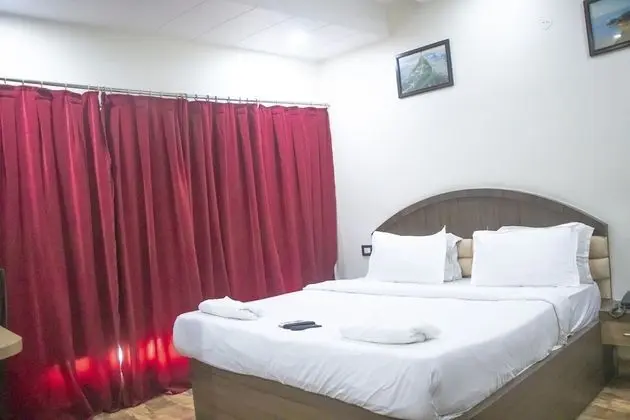 Premium Tek Büyük Yataklı Oda