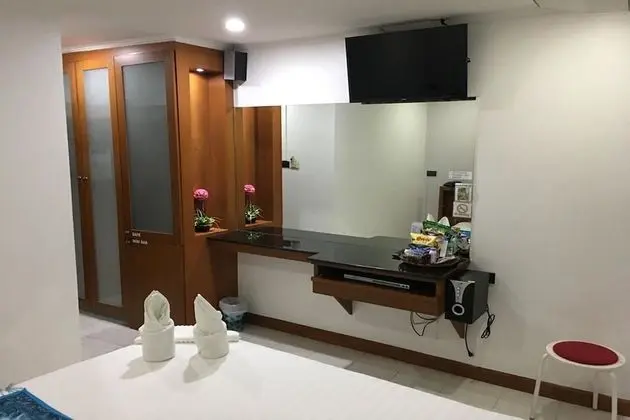 Deluxe King Suite