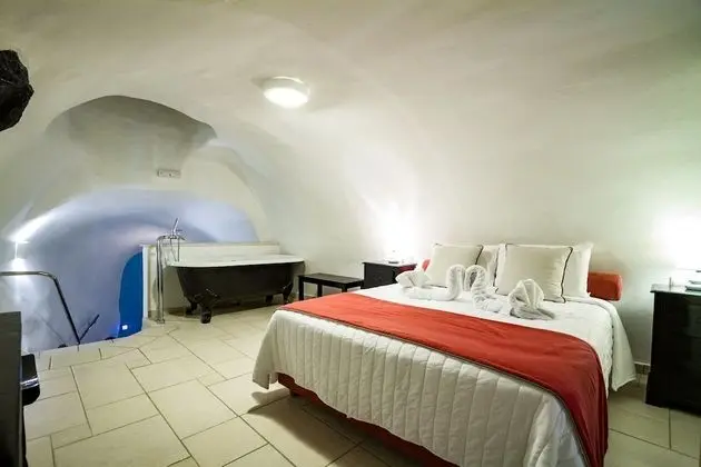 Grand Villa, 3 Yatak Odası, Kişiye Özel Havuzlu, Deniz Manzaralı (Cave)