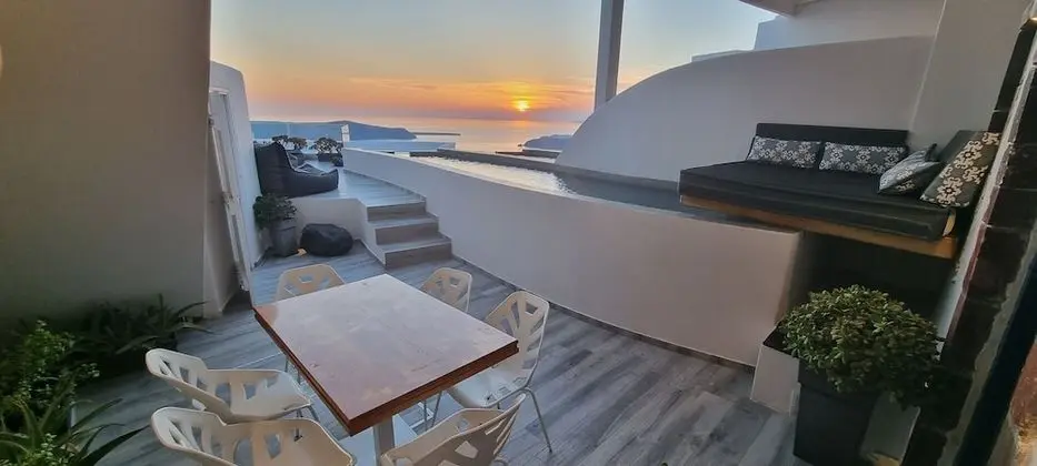 Grand Villa, 3 Yatak Odası, Kişiye Özel Havuzlu, Deniz Manzaralı (Cave)