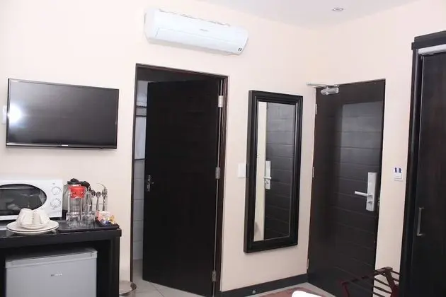 Standard Tek Büyük Yataklı Oda