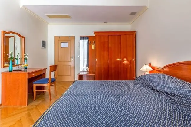 Tek Büyük Yataklı Oda