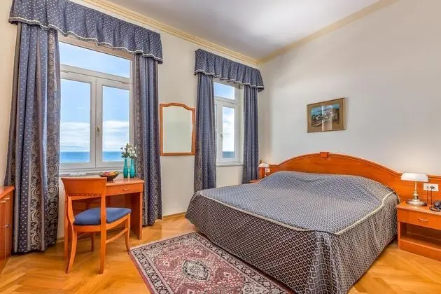 Tek Büyük Yataklı Oda