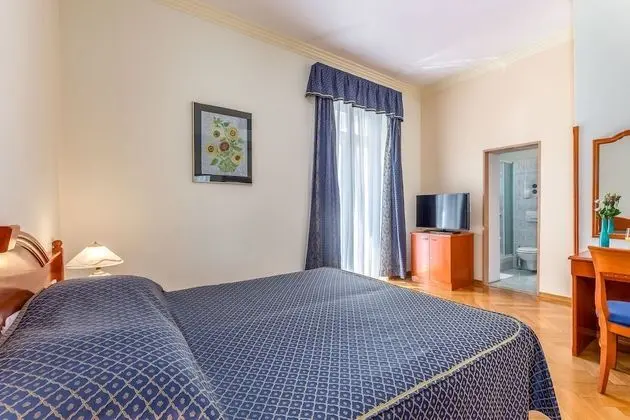 Tek Büyük Yataklı Oda