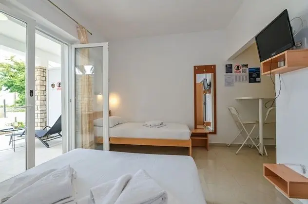 Stüdyo, Birden Çok Yatak, Veranda, Havuz Manzaralı