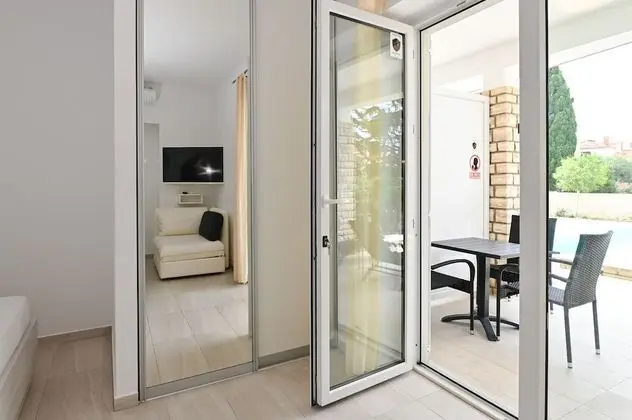 Stüdyo, Birden Çok Yatak, Veranda, Havuz Manzaralı