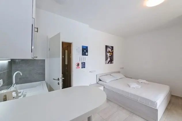 Stüdyo, Birden Çok Yatak, Veranda, Havuz Manzaralı