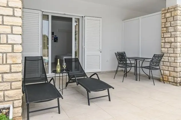 Stüdyo, Birden Çok Yatak, Veranda, Havuz Manzaralı