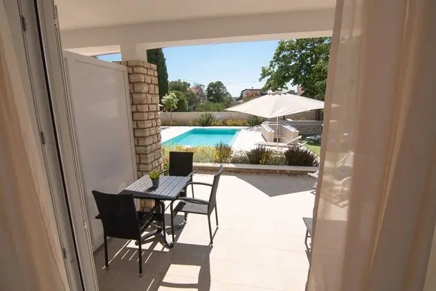 Stüdyo, Birden Çok Yatak, Veranda, Havuz Manzaralı