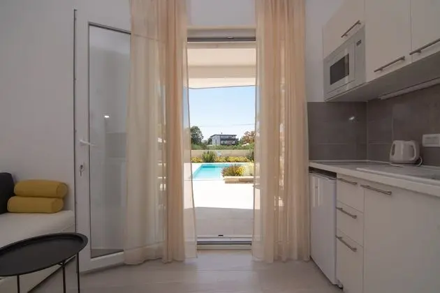 Stüdyo, Birden Çok Yatak, Veranda, Havuz Manzaralı
