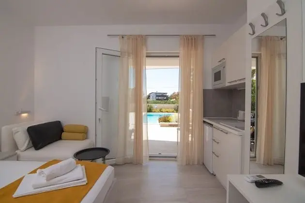 Stüdyo, Birden Çok Yatak, Veranda, Havuz Manzaralı
