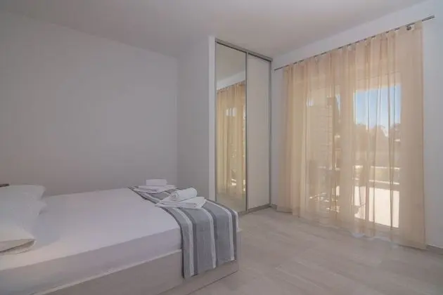 Stüdyo, Birden Çok Yatak, Veranda, Havuz Manzaralı
