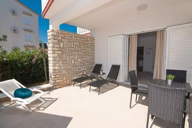 Stüdyo, Birden Çok Yatak, Veranda, Havuz Manzaralı