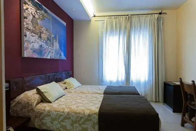 Büyük Yataklı Tek Kişilik Oda