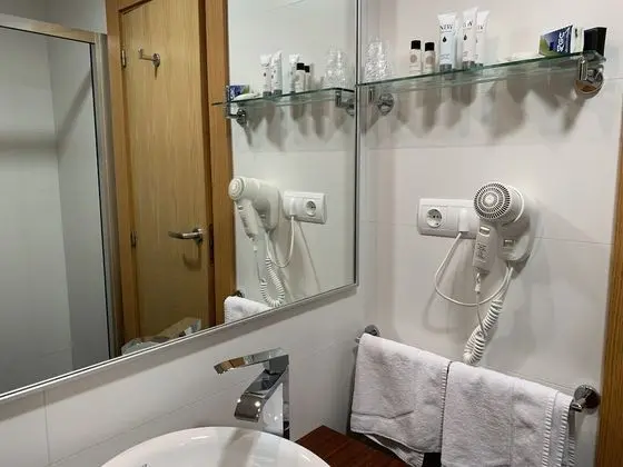 Büyük Yataklı Tek Kişilik Oda