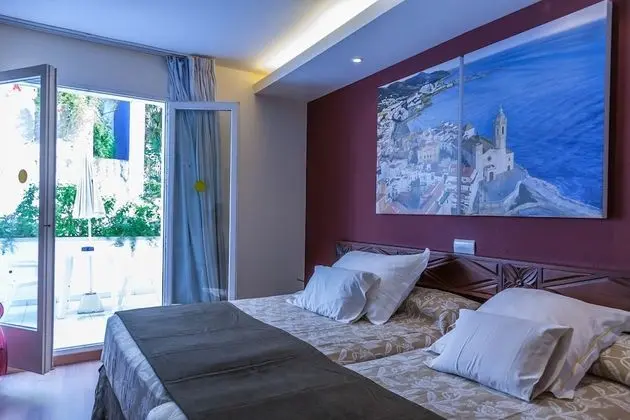 Superior Tek Büyük veya İki Ayrı Yataklı Oda (annex building)