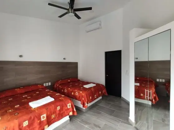 Tek Büyük Yataklı Oda, 2 Çift Kişilik Yatak