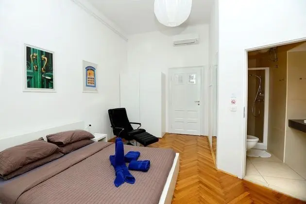 Tek Büyük Yataklı Oda