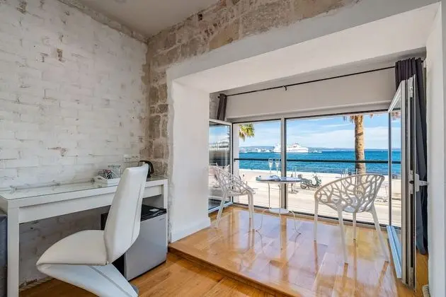 Deluxe With Sea View