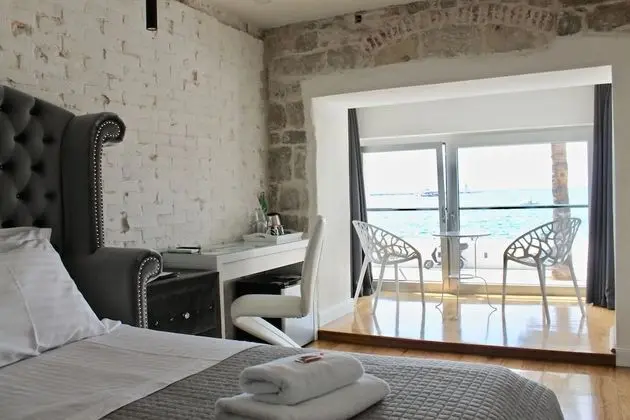 Deluxe With Sea View
