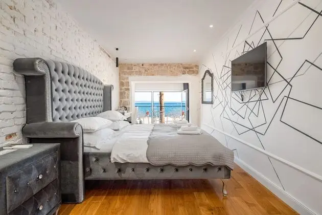 Deluxe With Sea View