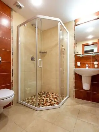 Deluxe Tek Büyük veya İki Ayrı Yataklı Oda