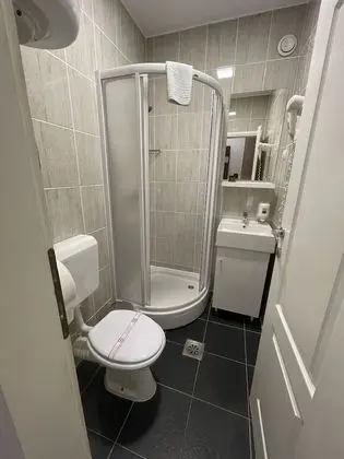 Economy Tek Büyük Yataklı Oda