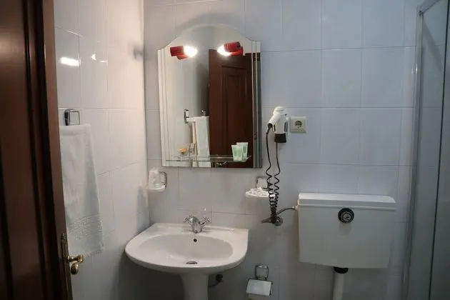 Tek Büyük Yataklı Oda, Nehir Manzaralı (Cascata do Arado)