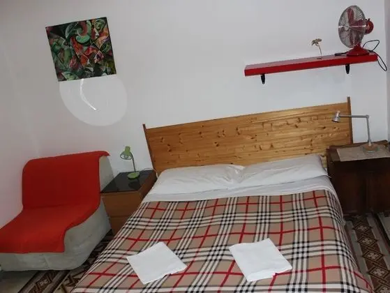 Tek Büyük Yataklı Oda, Ortak Banyo