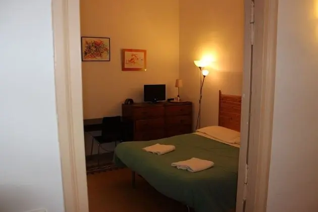 Tek Büyük Yataklı Oda, Ortak Banyo