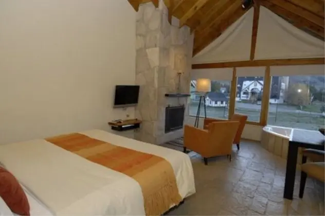 Standard Süit, 1 En Büyük (King) Boy Yatak, Bahçe Manzaralı (Studio King - Jacuzzi and Fireplace)