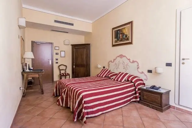 Basic Tek Büyük Yataklı Oda