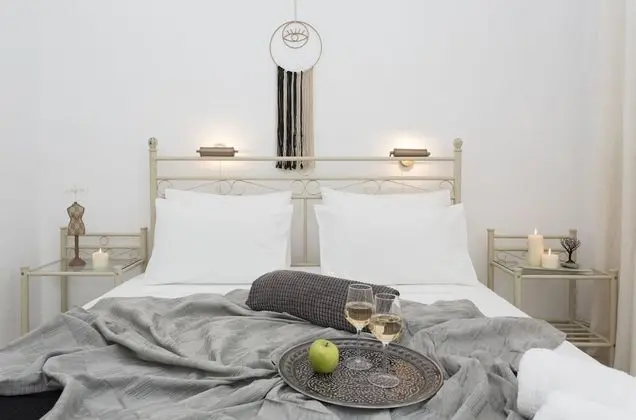 Tek Büyük Yataklı Oda, Balkon, Kısmi Deniz Manzaralı