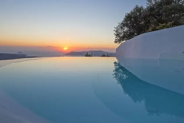 Family Villa (Outdoor Heated Jetted Tub)