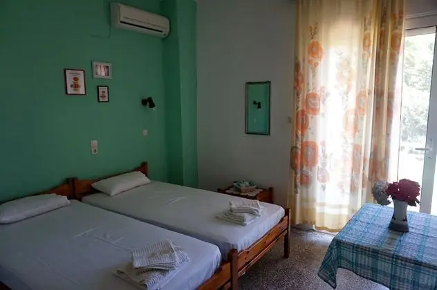 Basic Tek Büyük veya İki Ayrı Yataklı Oda