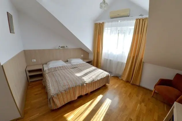 Basic Tek Büyük veya İki Ayrı Yataklı Oda, 2 Tek Kişilik Yatak