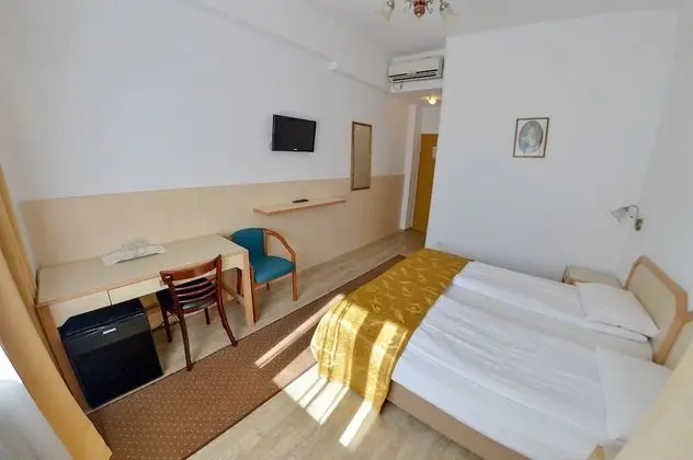 Basic Tek Büyük veya İki Ayrı Yataklı Oda, 2 Tek Kişilik Yatak