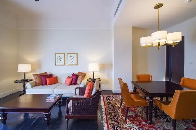 Royal Dutch Suite
