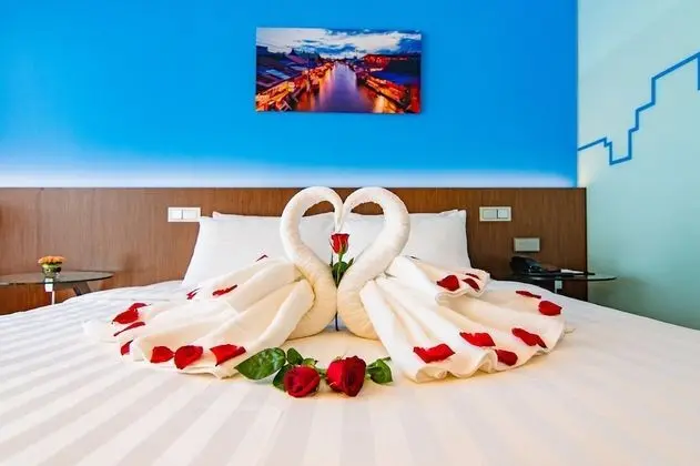 Deluxe Chill Room