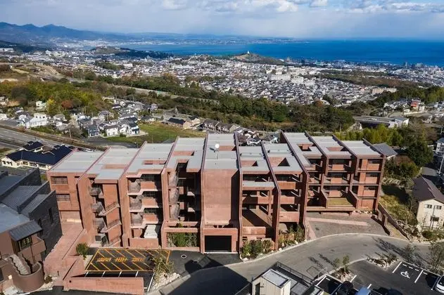 İki Ayrı Yataklı Oda, Sigara İçilmez