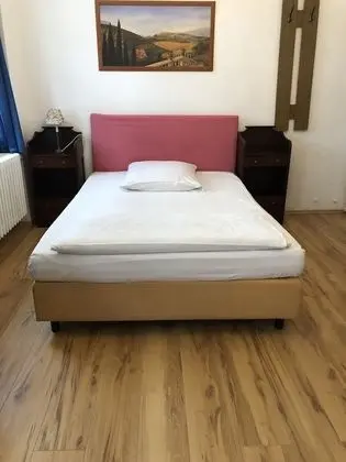 Üç Kişilik Oda