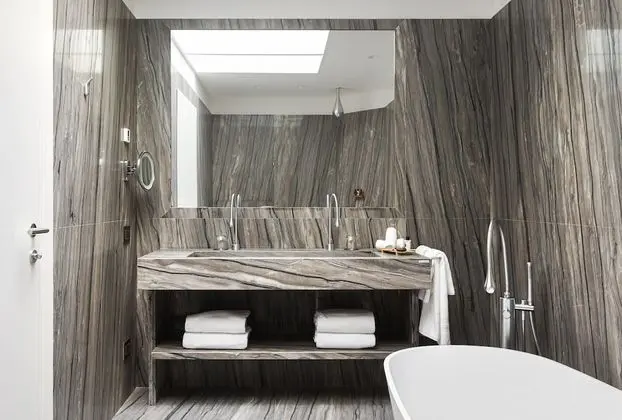 Vik Presidential Suite