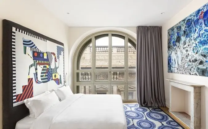 Vik Presidential Suite